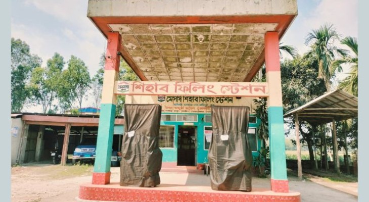 গঙ্গাচড়ায় পাঁচ দিনেও মিলেনি পেট্রোল- অকটেন, চালকদের ক্ষোভ